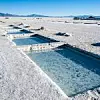 Lithium-Abbau in einem Salzsee in den argentinischen Anden