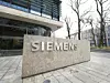 Siemensgebäude mit Logo in München