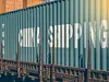 Container mit dem Schriftzug China Shipping auf einem Bahnwaggon