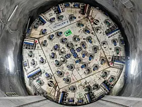 Bohrkopf der Tunnelbohrmaschine Virginia (Mauls).