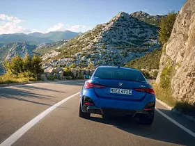 16. BMW i5