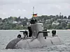 U35, ein Brennstoffzellen Jagd-U-Boot der Deutschen Marine beim Auslaufen aus Eckernförde. Auch diese hochmodernen Antriebe gelten als „konventionell“, da sie nicht nuklear betrieben werden.