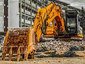 Bagger auf einer Baustelle