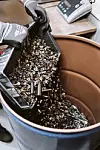 Gebrauchte Hartmetallwerkzeuge werden zum Recycling gesammelt, um den Materialkreislauf zu schließen.