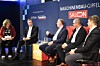Diskutierten über das Industrial Metaverse im Maschinenbau (von links): Anja Ringel (Produktion), Guido Reimann (VDMA), Georg Weber (Wilo), Nico Michels und Stephan Schlauß (beide Siemens).
