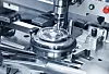 Eine der Herausforderungen im Part Sourcing ist die Make-or-buy-Entscheidung von technischen Spezialteilen.